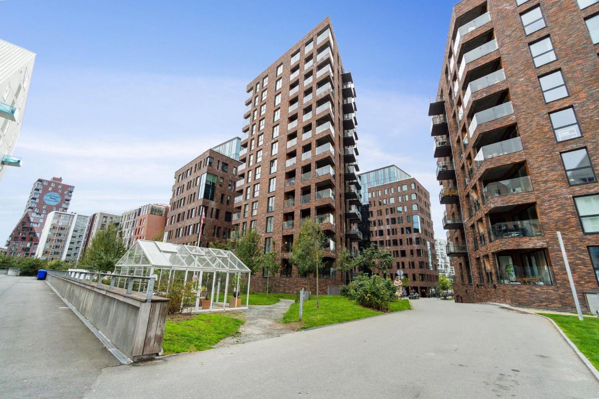 Private Seaview - 2 Balconies, 11th Floor, Elevator, Friendly Lively Area Appartement Århus