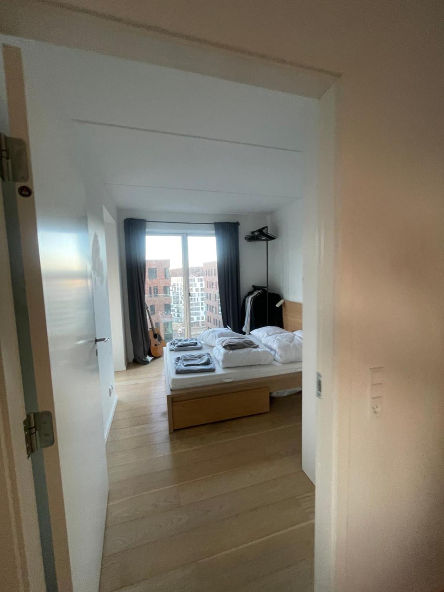 Private Seaview - 2 Balconies, 11th Floor, Elevator, Friendly Lively Area Appartement Århus