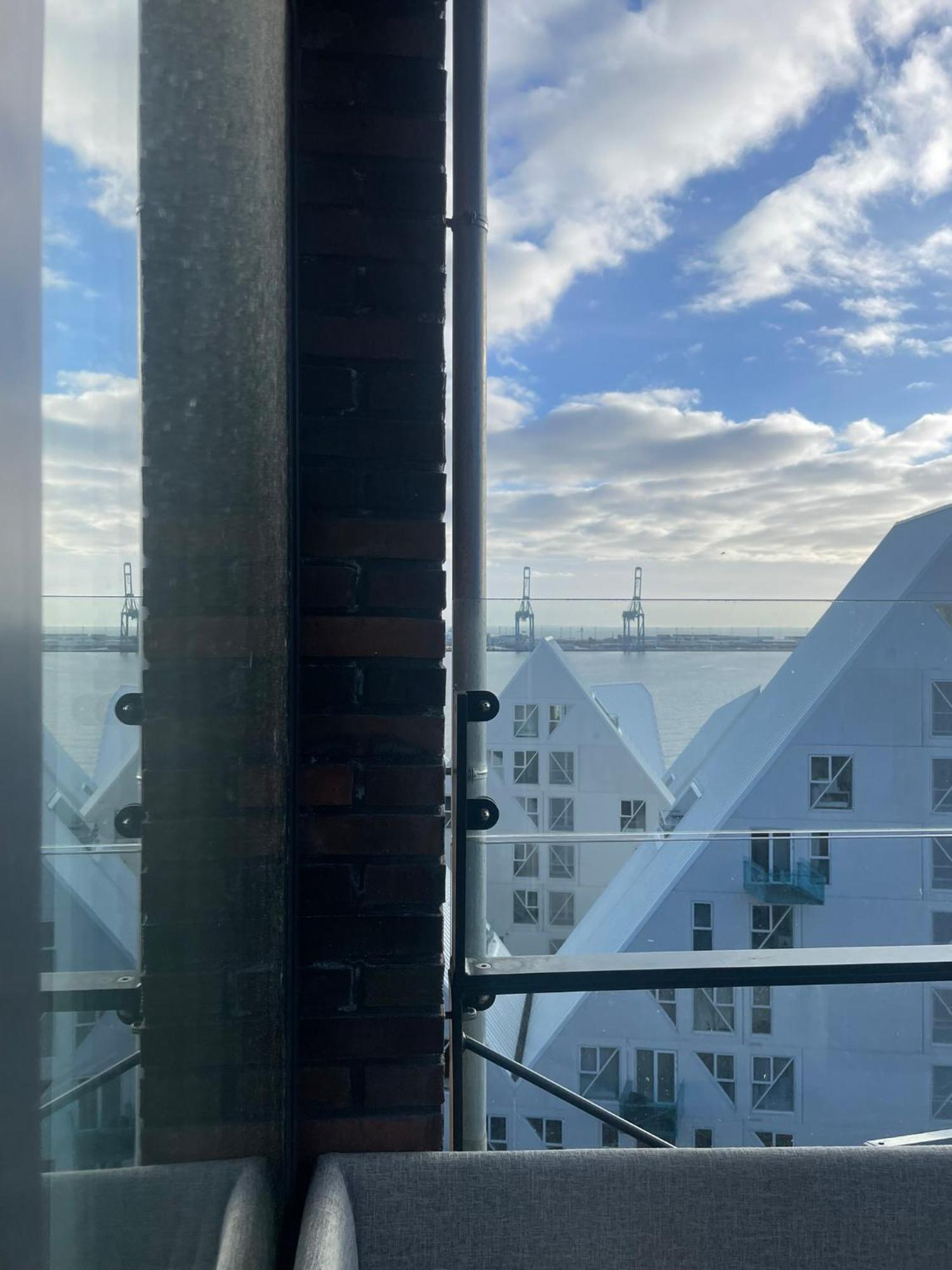 Private Seaview - 2 Balconies, 11th Floor, Elevator, Friendly Lively Area