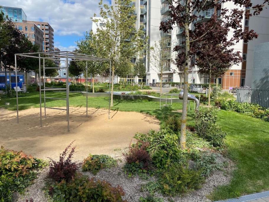 Private Seaview - 2 Balconies, 11th Floor, Elevator, Friendly Lively Area Appartement Århus