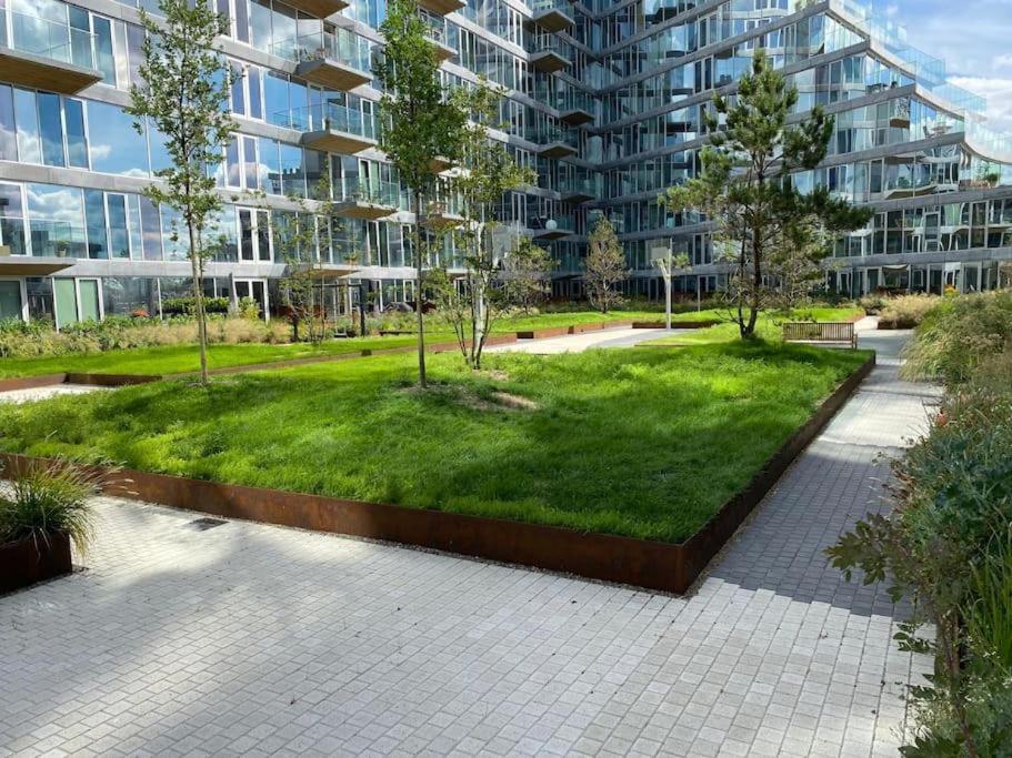 Private Seaview - 2 Balconies, 11th Floor, Elevator, Friendly Lively Area Appartement