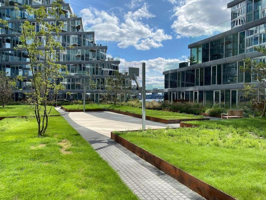 Private Seaview - 2 Balconies, 11th Floor, Elevator, Friendly Lively Area * Århus